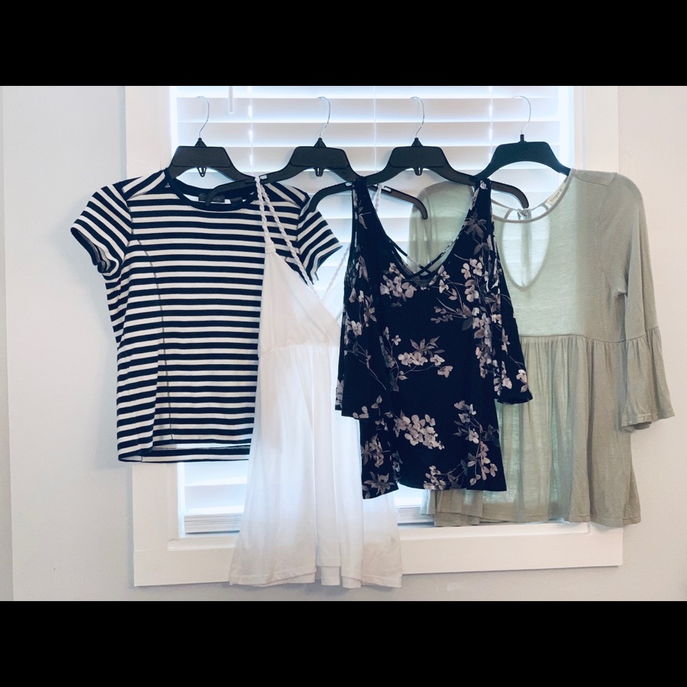 BUNDLE of Tops!! (4pcs)